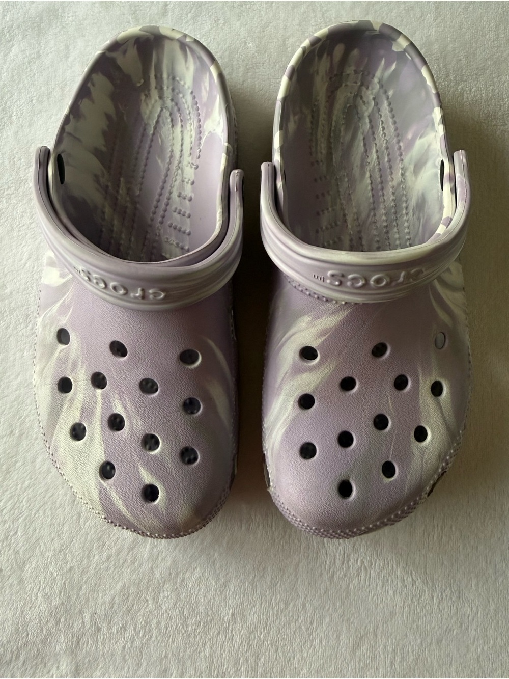 CROCS Marble Pattern Classic Clog in Lavender and Cream